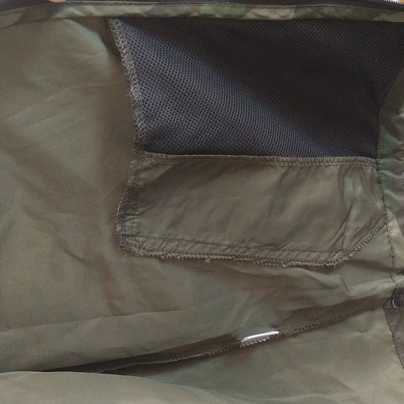 Independent Men's Camo Camouflage Windbreaker Jacket Size Medium Skater - Picture 7 of 10